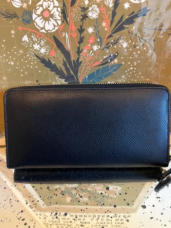 EUC Coach Black Saffiano Leather Zip Wallet with Gold Logo - Picture 4 of 8